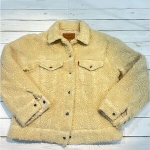LEVI’S ALL OVER SHERPA TRUCKER JACKET Sz S Cream Color